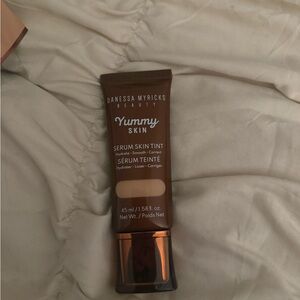 Danessa Myricks Beauty Yummy Skin Serum Tint - Rich Brown